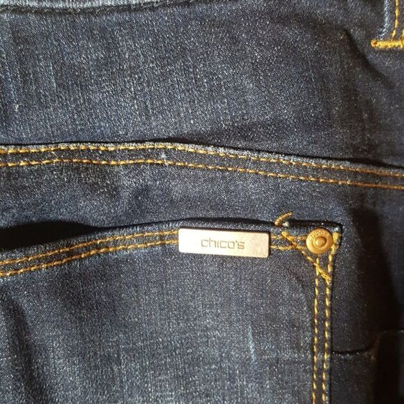 CHICO'S So Slimming Jeans - Size 0 Short - Picture 4 of 6
